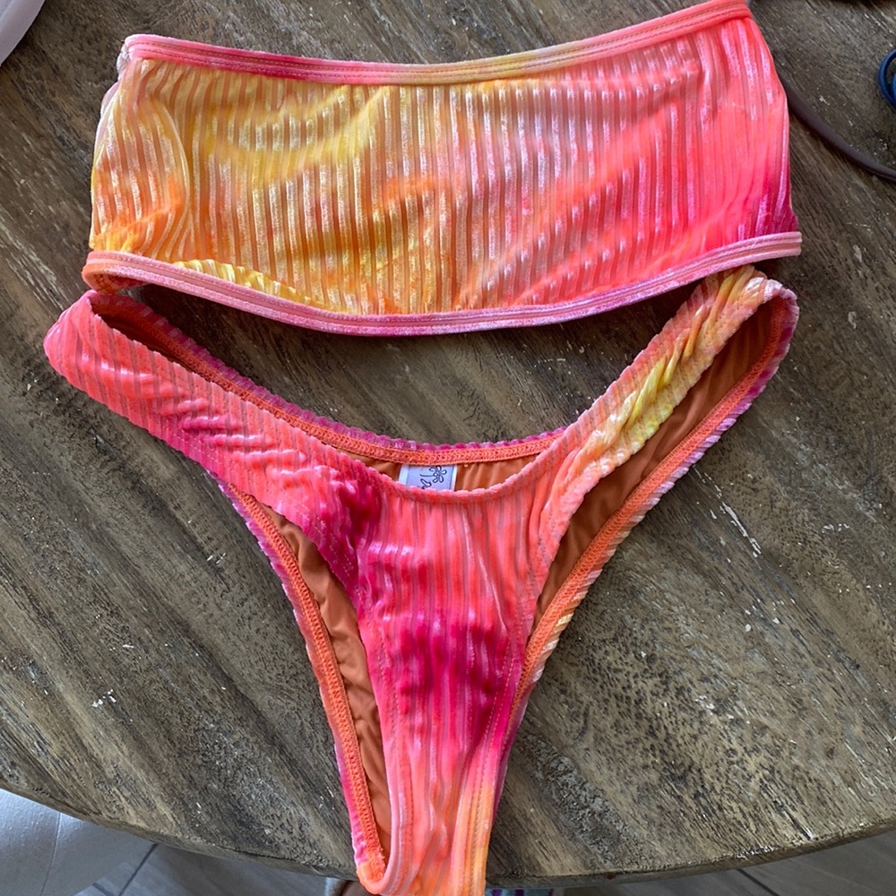 Dippin Daisy’s two piece bikini. Bandeau top & high waisted bottoms, both size S